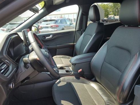 Used 2024 Ford Escape ST-Line w/ Tech Pack #1 AWD/4WD image 5