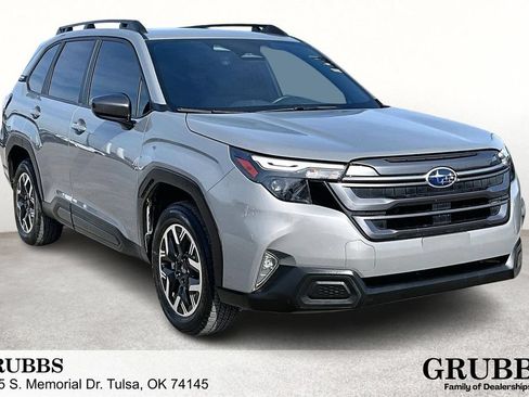 Used 2025 Subaru Forester Premium AWD/4WD image 1