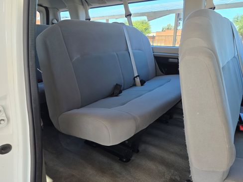 Used 2012 Ford E-350 and Econoline 350 XLT RWD image 19