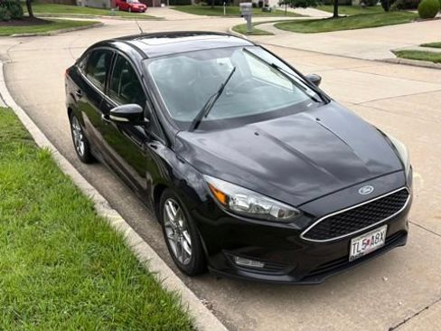 Used 2015 Ford Focus SE w/ Equipment Group 201A FWD image 2