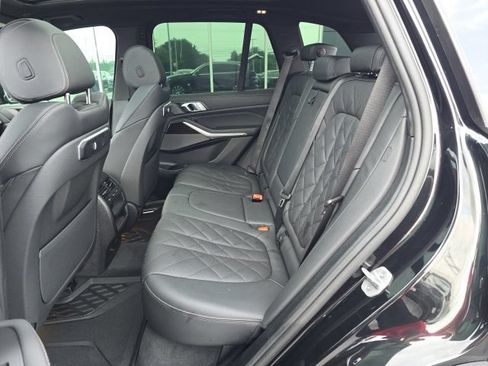 Used 2025 BMW X5 xDrive40i w/ Premium Package AWD/4WD image 11