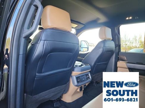 Used 2023 Ford F350 Lariat w/ Chrome Package image 33
