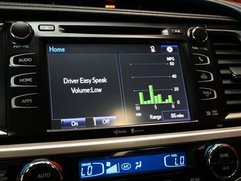 Used 2015 Toyota Highlander XLE image 31