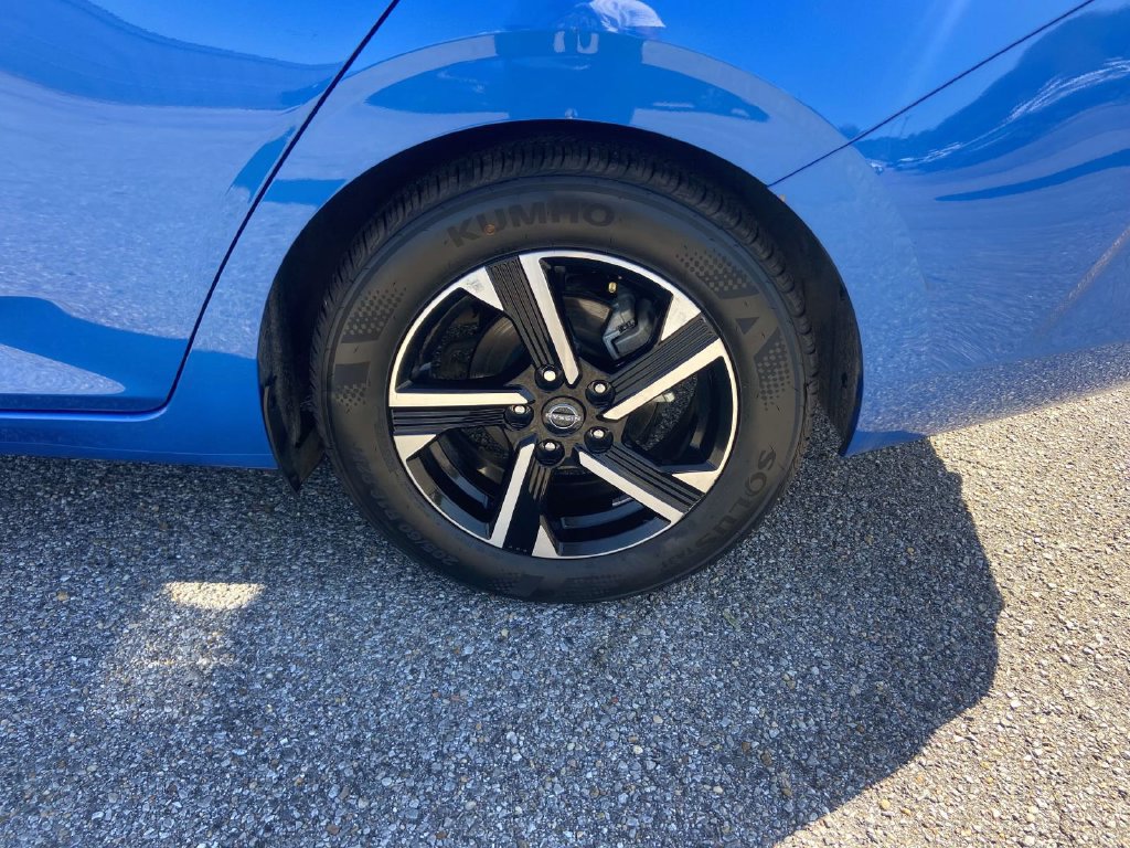 Used 2025 Nissan Sentra SV FWD image 8
