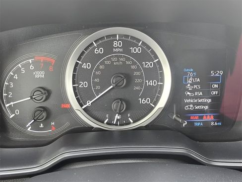 Used 2022 Toyota Corolla LE image 2