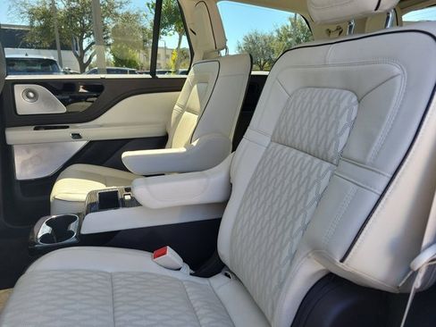 Certified 2022 Lincoln Aviator Black Label w/ Dynamic Handling Package image 15