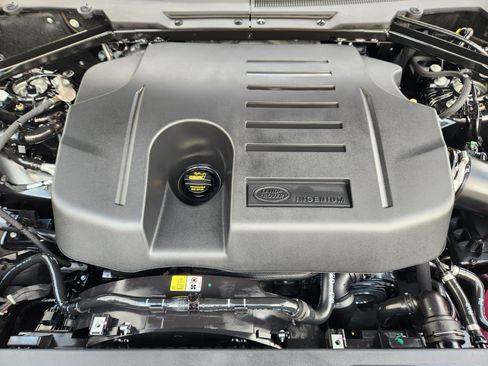 New 2026 Land Rover Defender 110 X-Dynamic SE AWD/4WD image 26