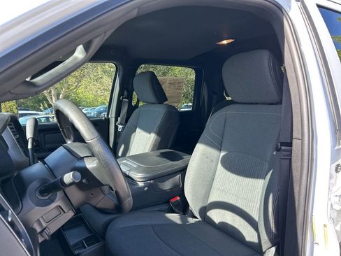 Used 2024 RAM 2500 Tradesman w/ Chrome Appearance Group image 18