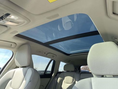 Certified 2026 Volvo V60 B5 Cross Country Plus w/ Protection Package Premier image 9