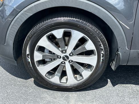 Used 2022 Kia Telluride S FWD image 11