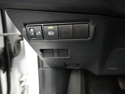 Used 2024 Toyota Corolla Cross LE FWD image 32