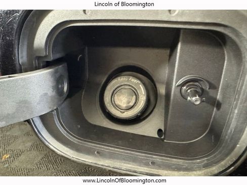 Used 2025 Ford Expedition Tremor AWD/4WD image 38