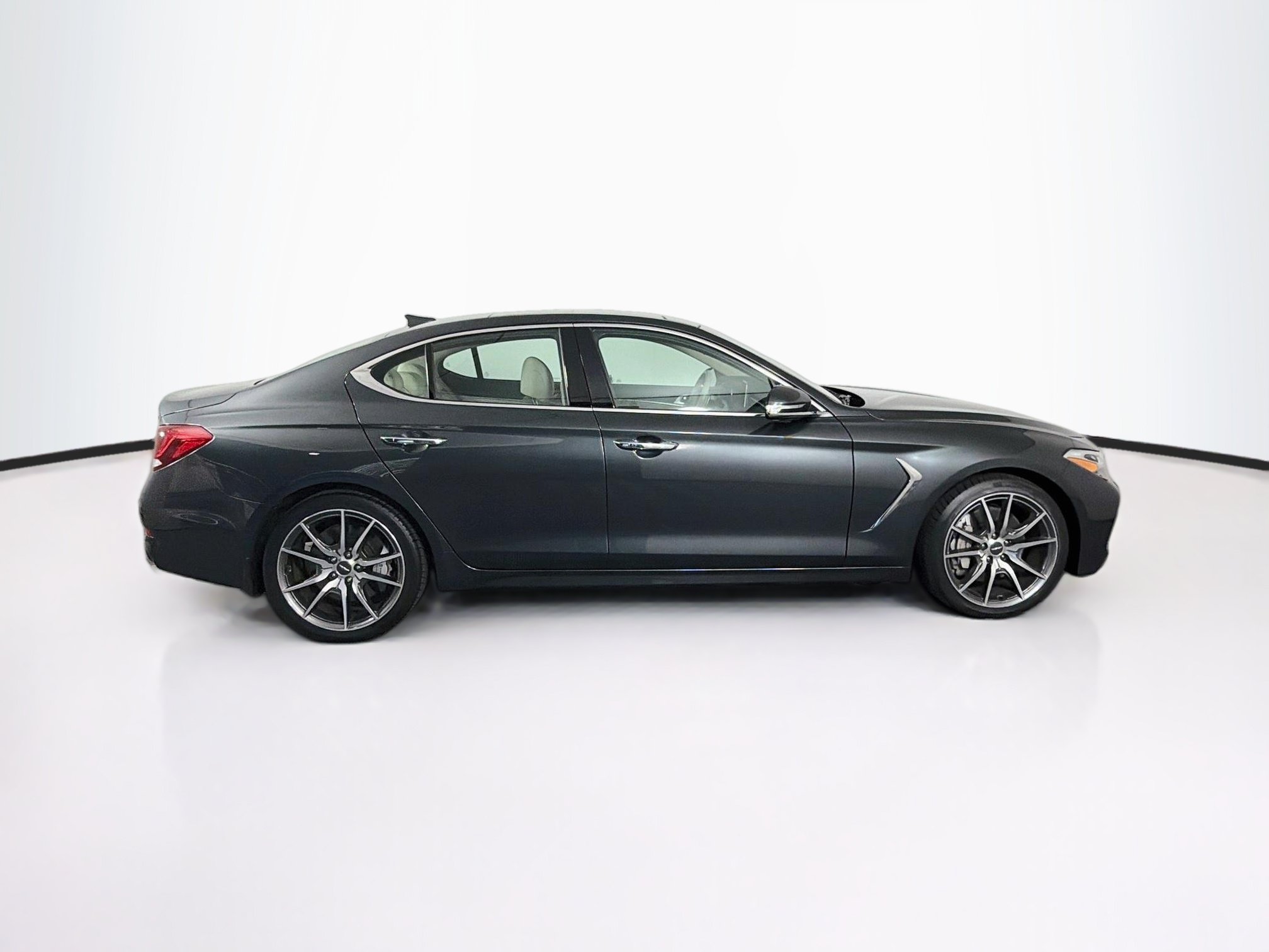 Used 2019 Genesis G70 3.3T Design RWD image 10