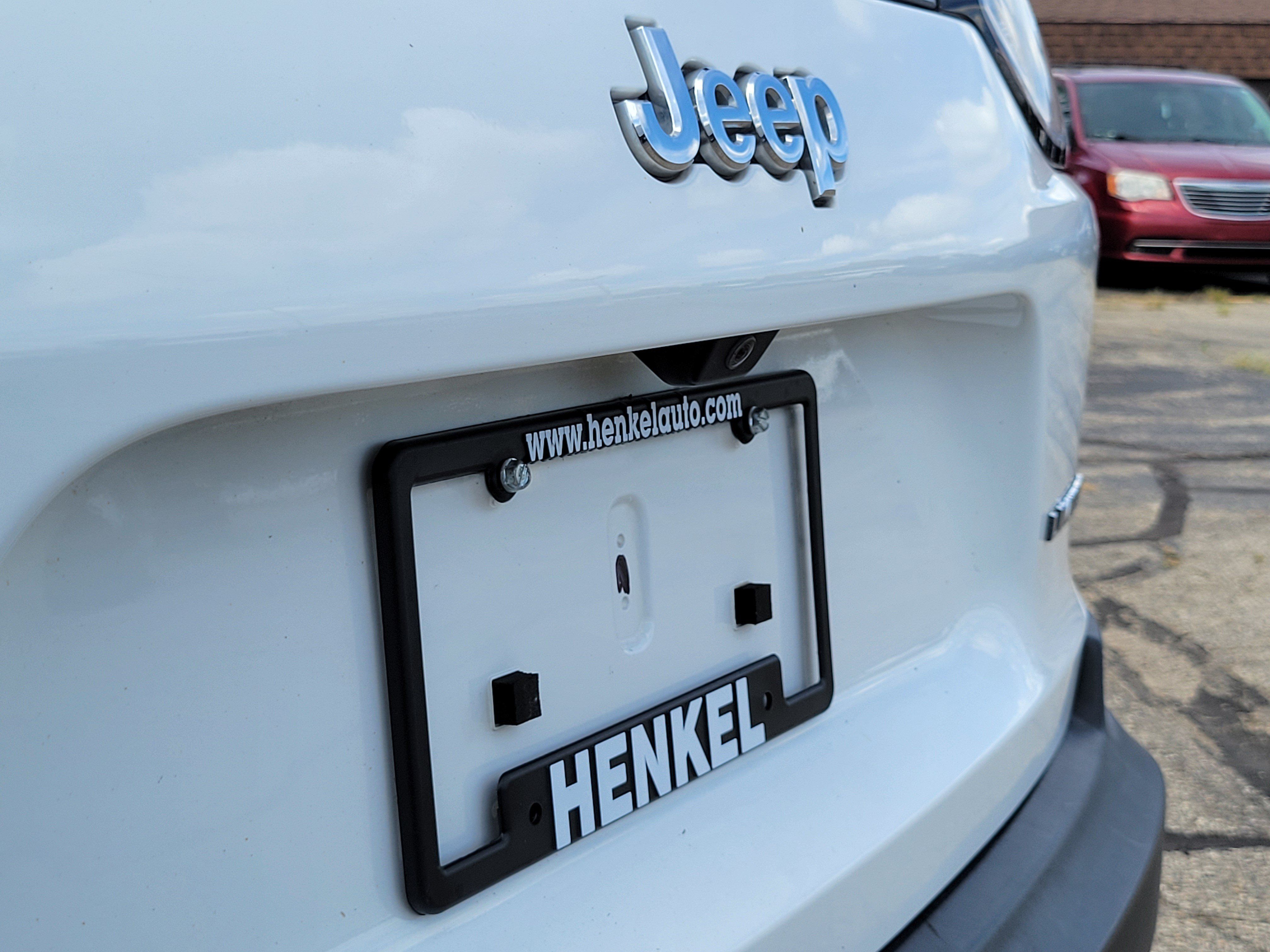 Used 2019 Jeep Cherokee Limited FWD image 23