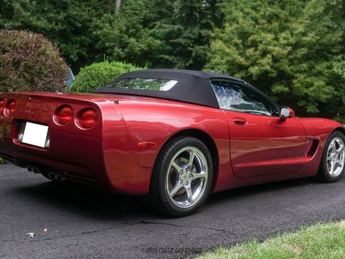 Used 2004 Chevrolet Corvette Convertible w/ Preferred Equipment Group RWD image 19