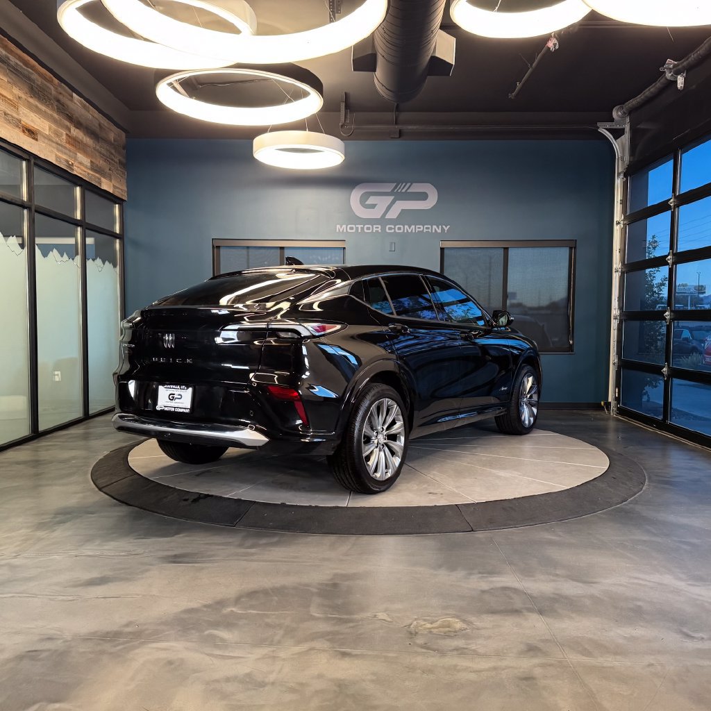 Used 2025 Buick Envista Avenir FWD image 3