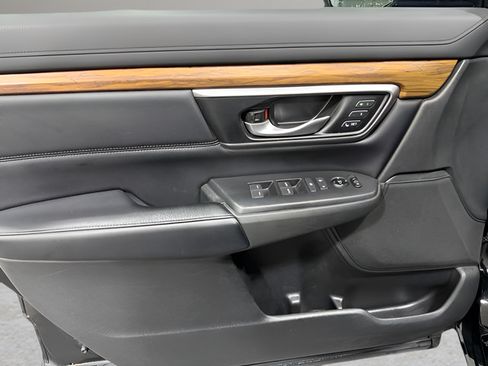 Used 2017 Honda CR-V EX-L image 9