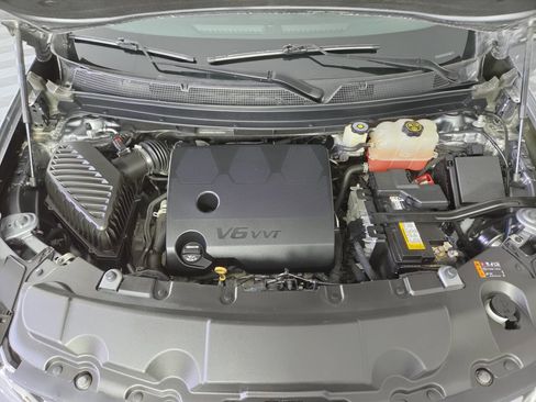 Used 2018 Chevrolet Traverse LT FWD image 36