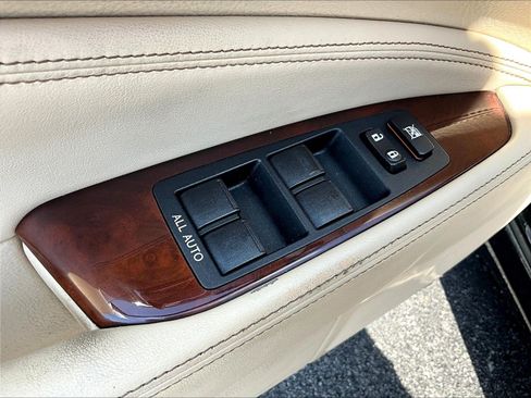 Used 2014 Lexus LS 460 AWD w/ Comfort Package image 36