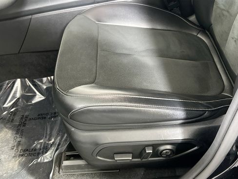 Used 2023 Jeep Grand Cherokee L Laredo image 18