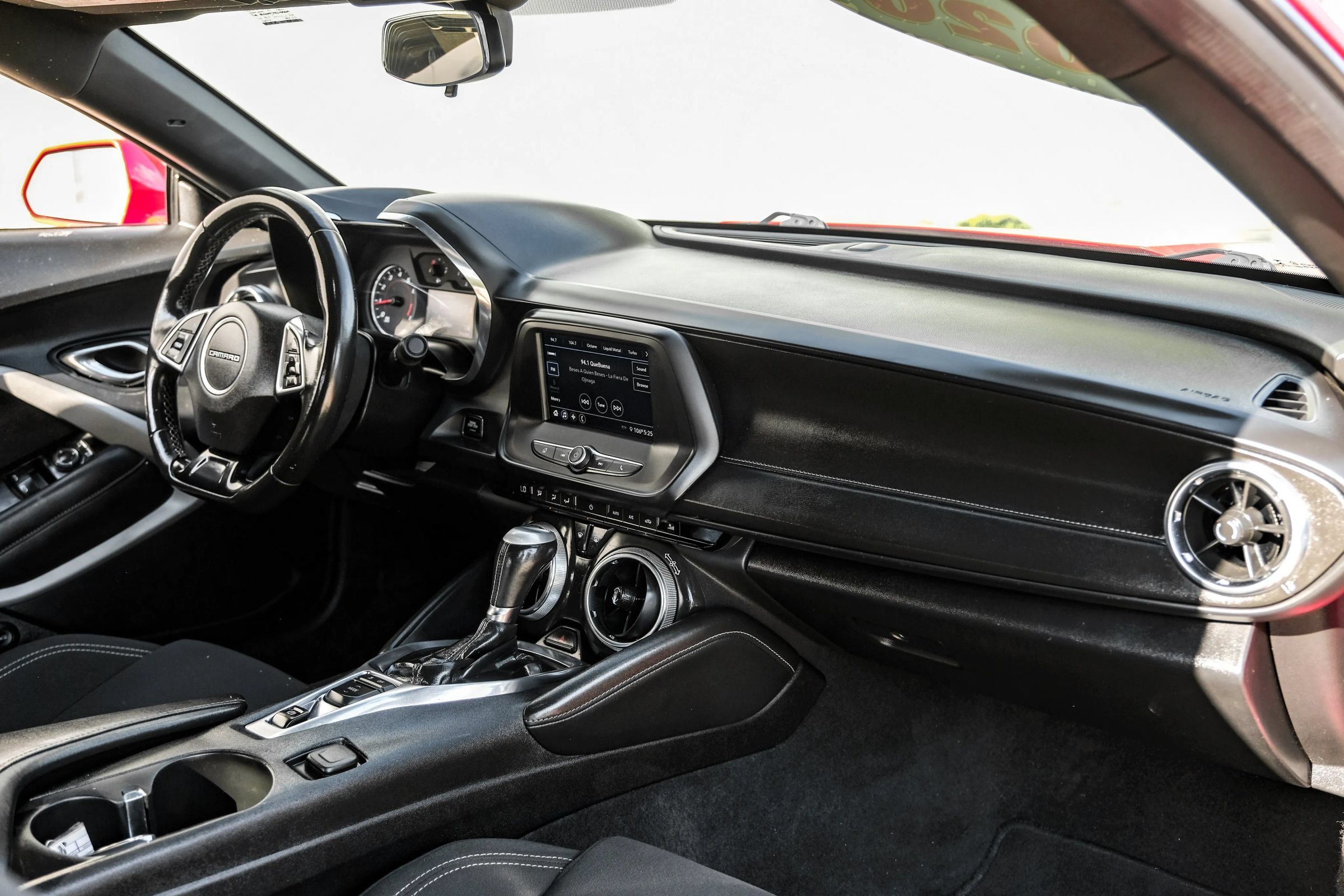 Used 2020 Chevrolet Camaro LT RWD image 18