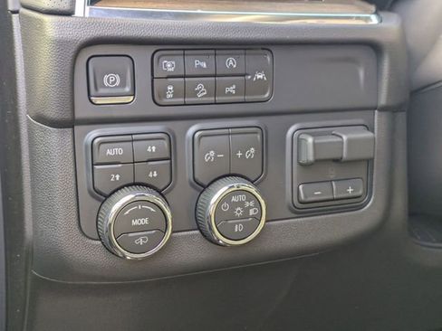 New 2026 Chevrolet Suburban High Country image 13