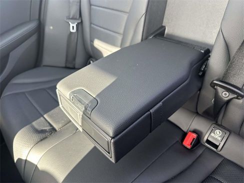 Used 2018 Mercedes-Benz C 300 4MATIC Sedan image 19