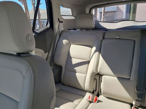 Used 2019 GMC Terrain Denali w/ Advanced Safety Package image 4