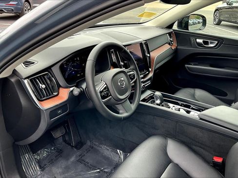 Used 2024 Volvo XC60 B5 Plus w/ Climate Package image 18