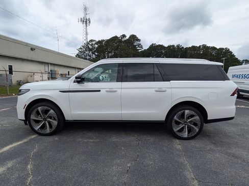 New 2026 Lincoln Navigator L Black Label AWD/4WD image 7