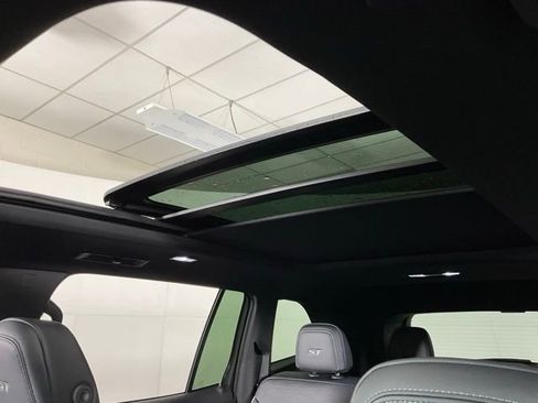 New 2026 Buick Enclave Sport Touring w/ Power Package AWD/4WD image 25
