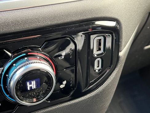 New 2025 GMC Sierra 1500 Elevation image 29