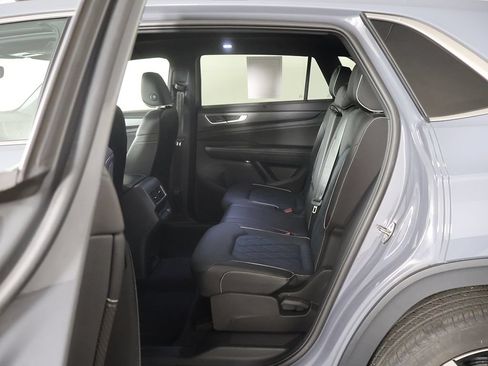 Used 2024 Volkswagen Atlas Cross Sport SEL Premium R-Line AWD/4WD image 35