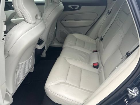 Used 2021 Volvo XC60 T5 Inscription w/ Protection Package Premier FWD image 6
