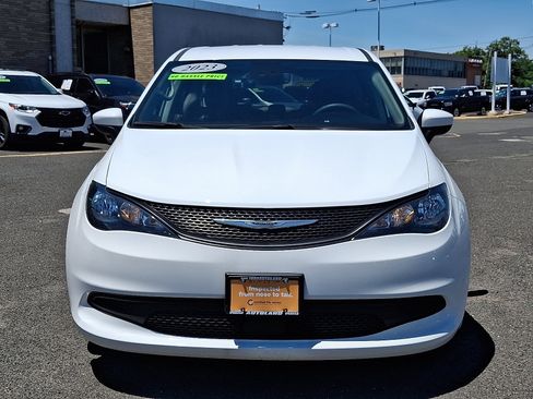 Certified 2023 Chrysler Voyager LX FWD image 2