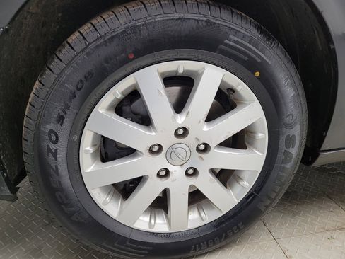 Used 2016 Chrysler Town & Country Touring FWD image 31