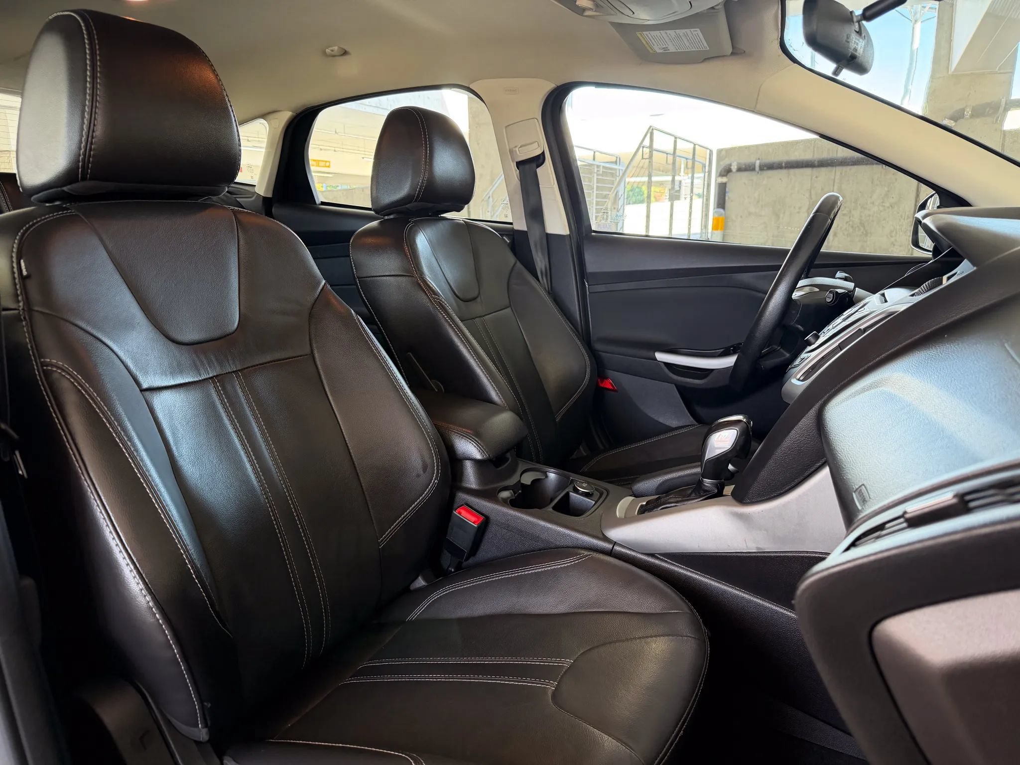 Used 2014 Ford Focus SE w/ Equipment Group 201A FWD image 25