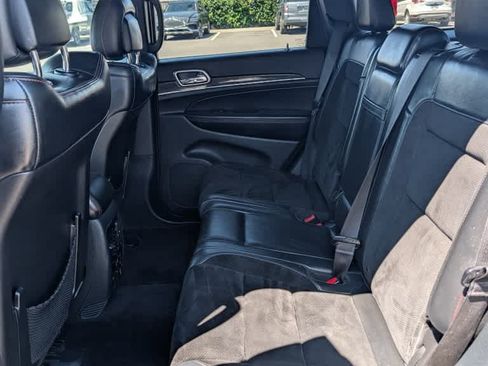 Used 2017 Jeep Grand Cherokee Trailhawk w/ Trailhawk Luxury Group AWD/4WD image 28