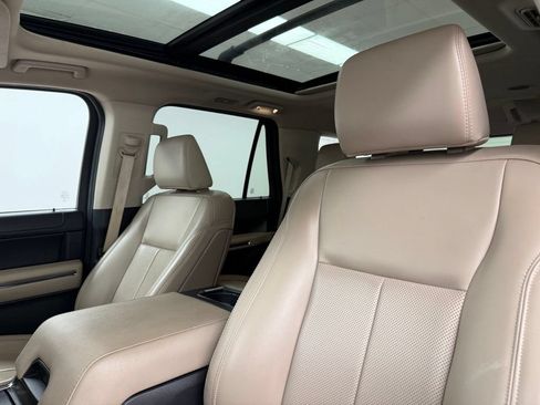 Used 2022 Ford Expedition XLT RWD image 11