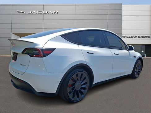 Used 2022 Tesla Model Y Performance AWD/4WD image 2