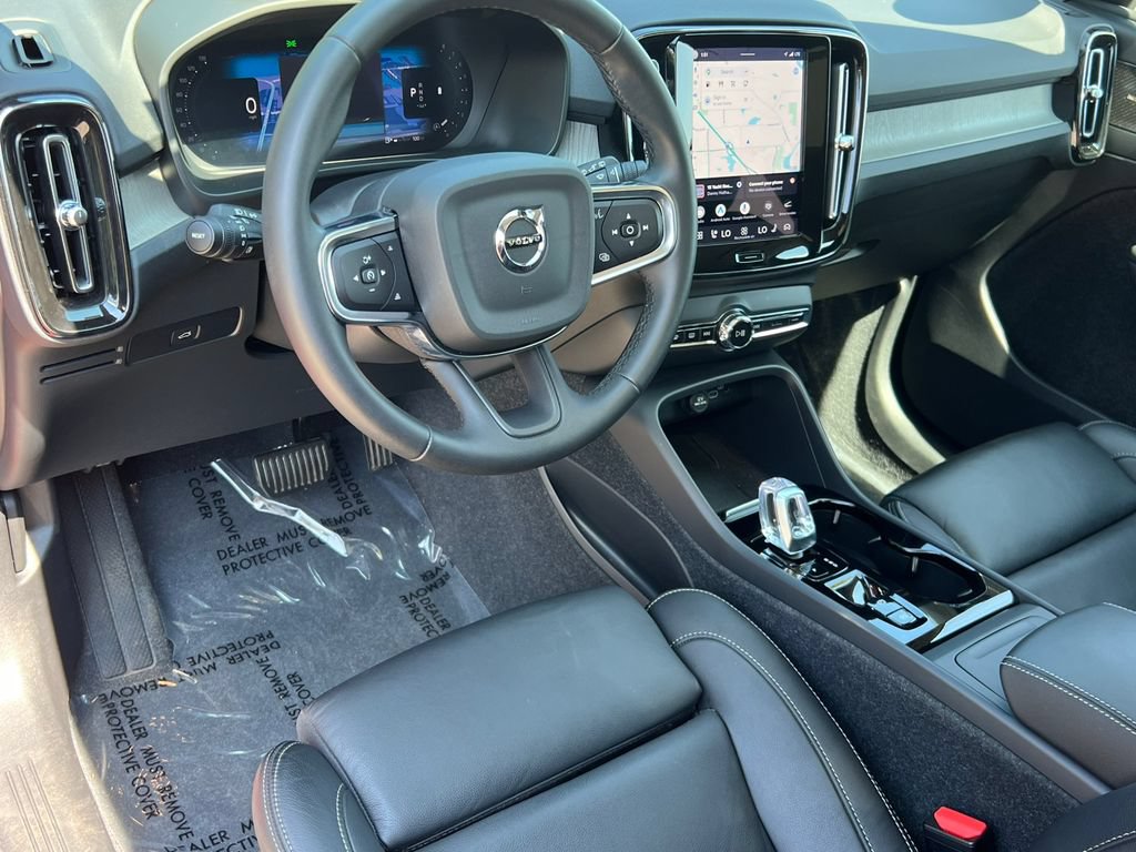 Used 2024 Volvo XC40 B5 Plus w/ Protection Package Premier AWD/4WD image 19
