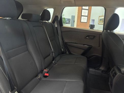Used 2023 Nissan Rogue S FWD image 13