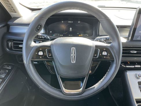 Used 2023 Lincoln Aviator AWD w/ Premium Package image 13