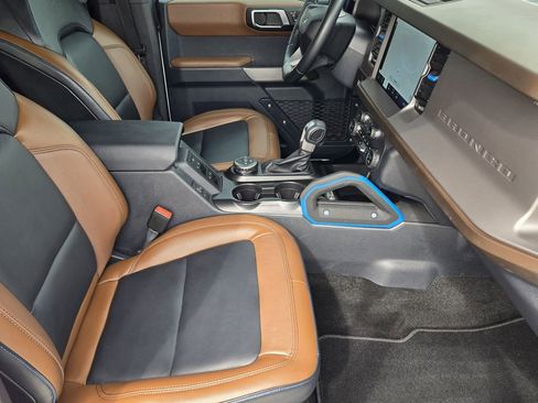 Used 2023 Ford Bronco Outer Banks AWD/4WD image 14