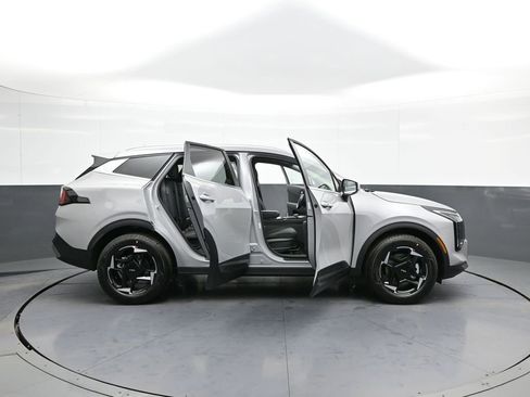 New 2026 Kia Sportage EX image 41