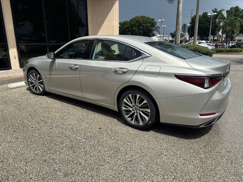 Used 2020 Lexus ES 350 w/ Premium Package FWD image 8