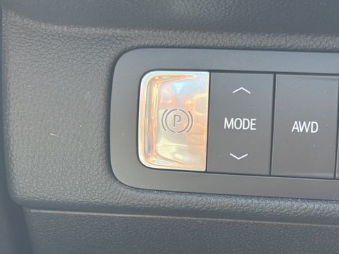 Used 2025 Chevrolet Traverse Z71 w/ Driver Confidence Package AWD/4WD image 27