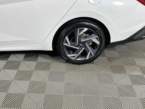 Certified 2025 Hyundai Elantra Sport FWD image 30