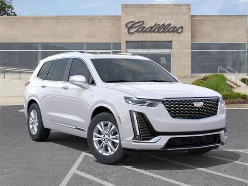 New 2025 Cadillac XT6 Luxury image 7