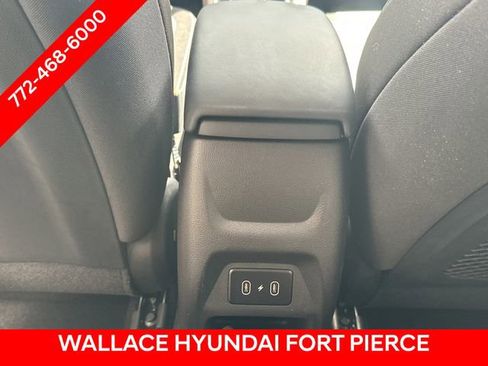 Used 2024 Hyundai Venue SEL FWD image 17